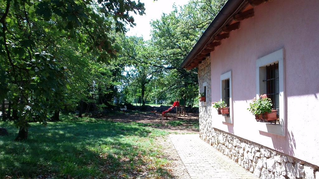 Villa Bajta Fattoria Carsica Baita Exterior foto